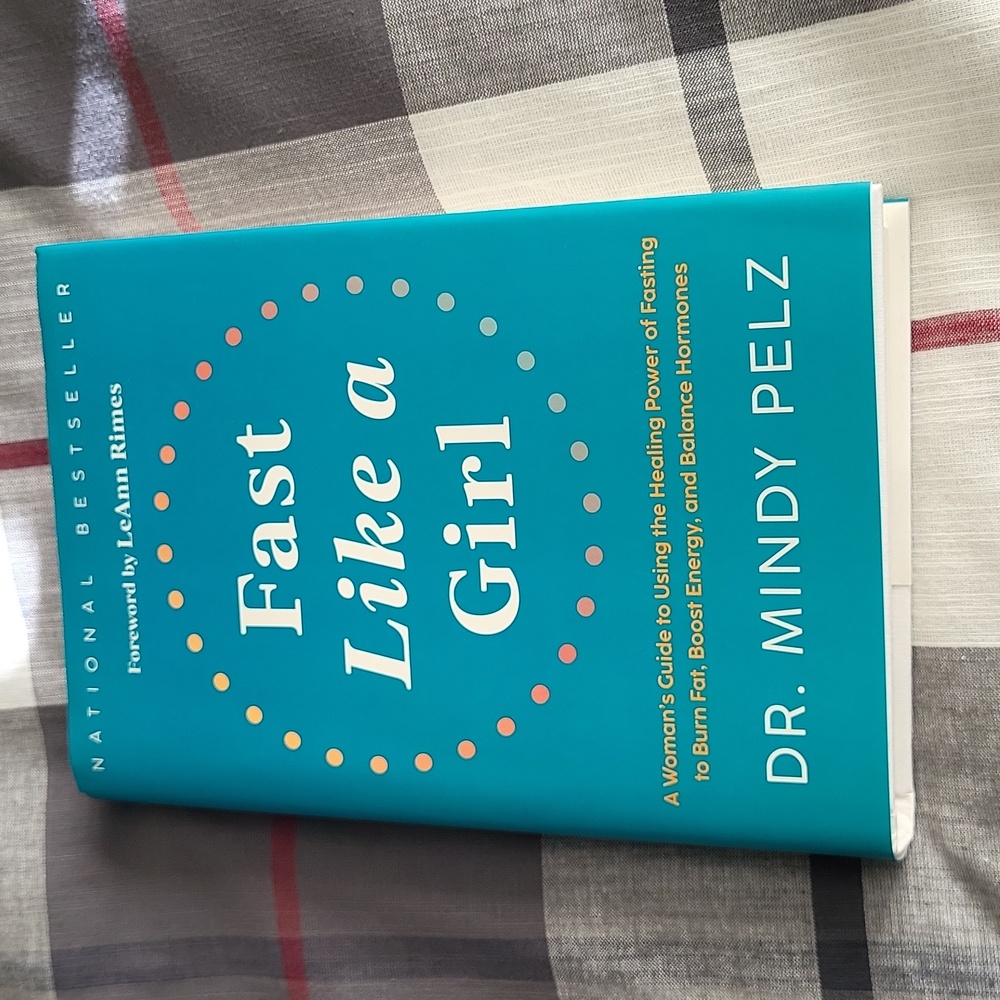 Dr. Mindy Pelz,  "Fast like a girl" hard back book like new